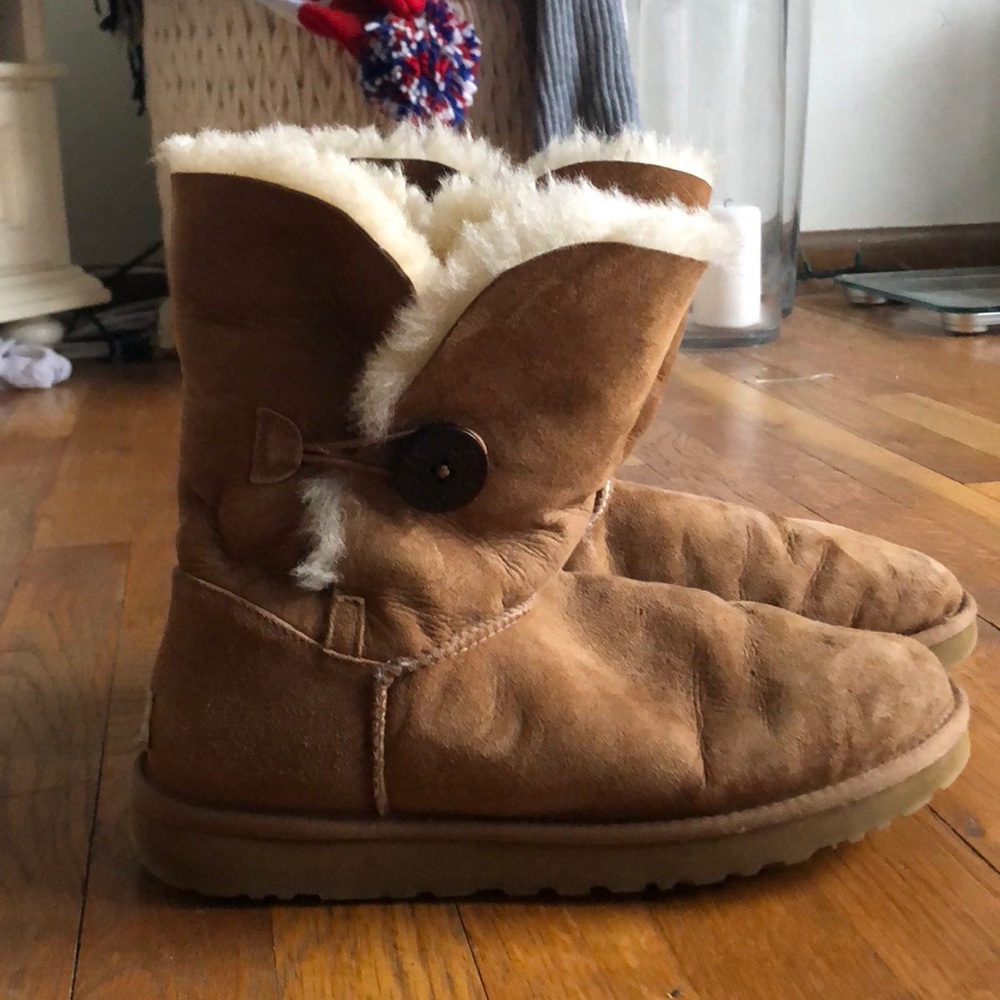 Ugg Bailey button short